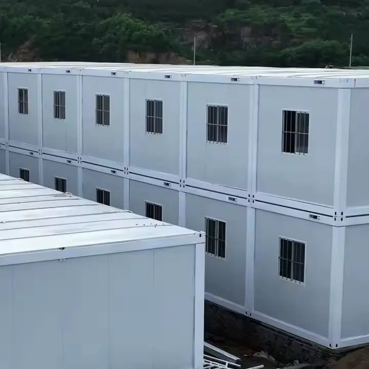 Quali vantaggi offrono le nuove case container flat-pack, riutilizzabili e durevoli?